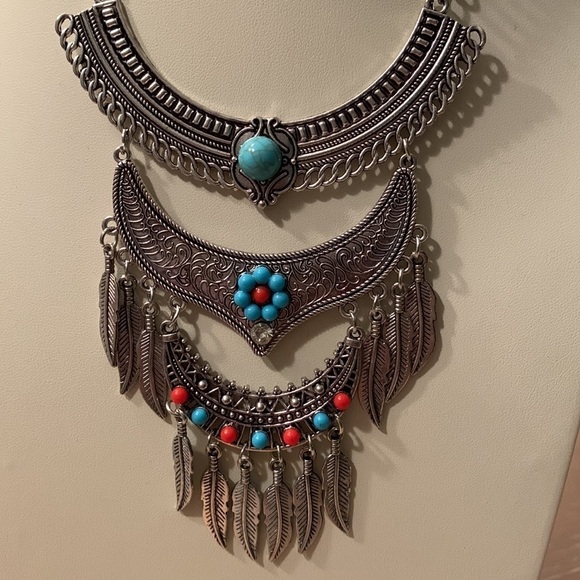 Faux Turquoise and Silver Necklace with earrings set, costume jewelry no brand - Picture 2 of 5